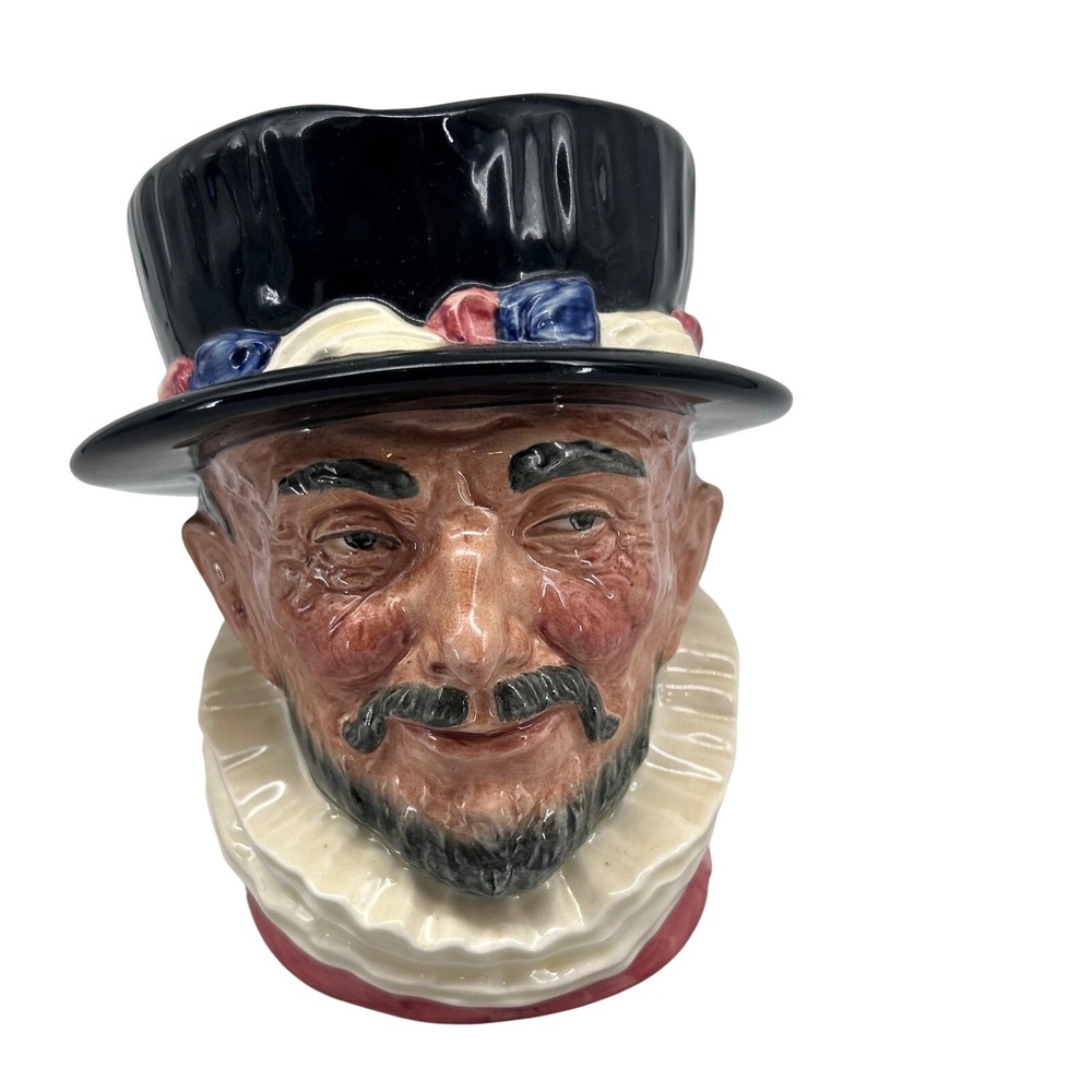Royal Doulton Beefeater Toby Jug D6206 Copr 1946 Tall Hat‎ Ruffled Collar
